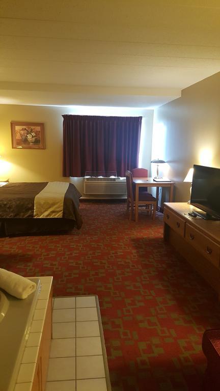Travelodge By Wyndham Grand Forks Exterior photo