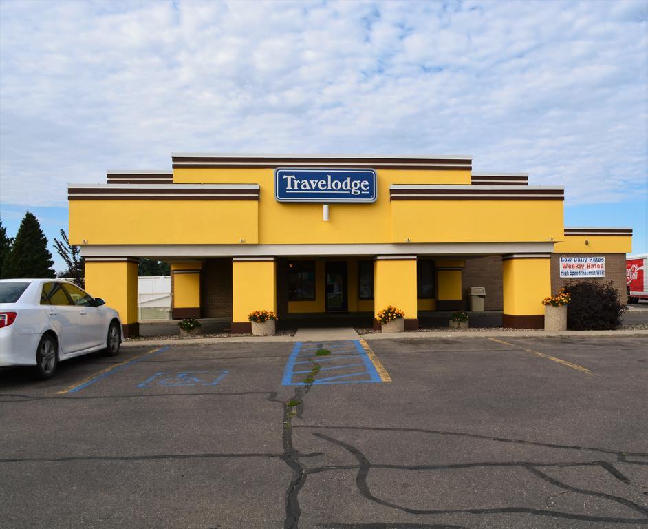 Travelodge By Wyndham Grand Forks Exterior photo