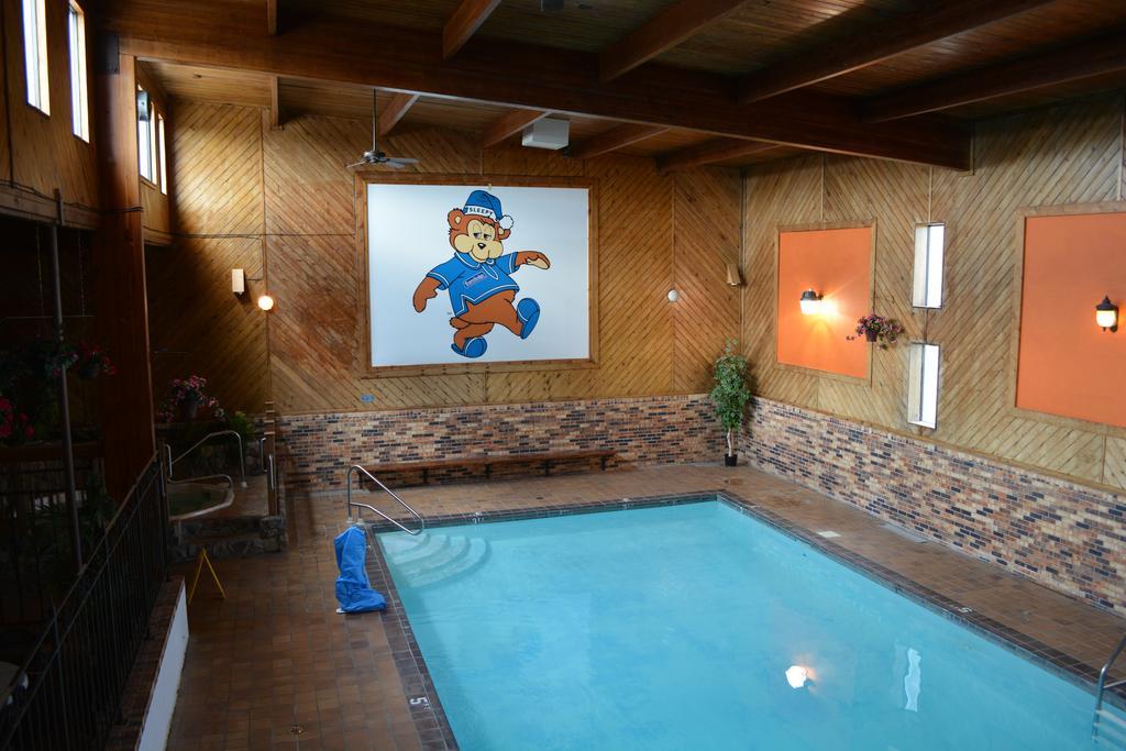 Travelodge By Wyndham Grand Forks Exterior photo