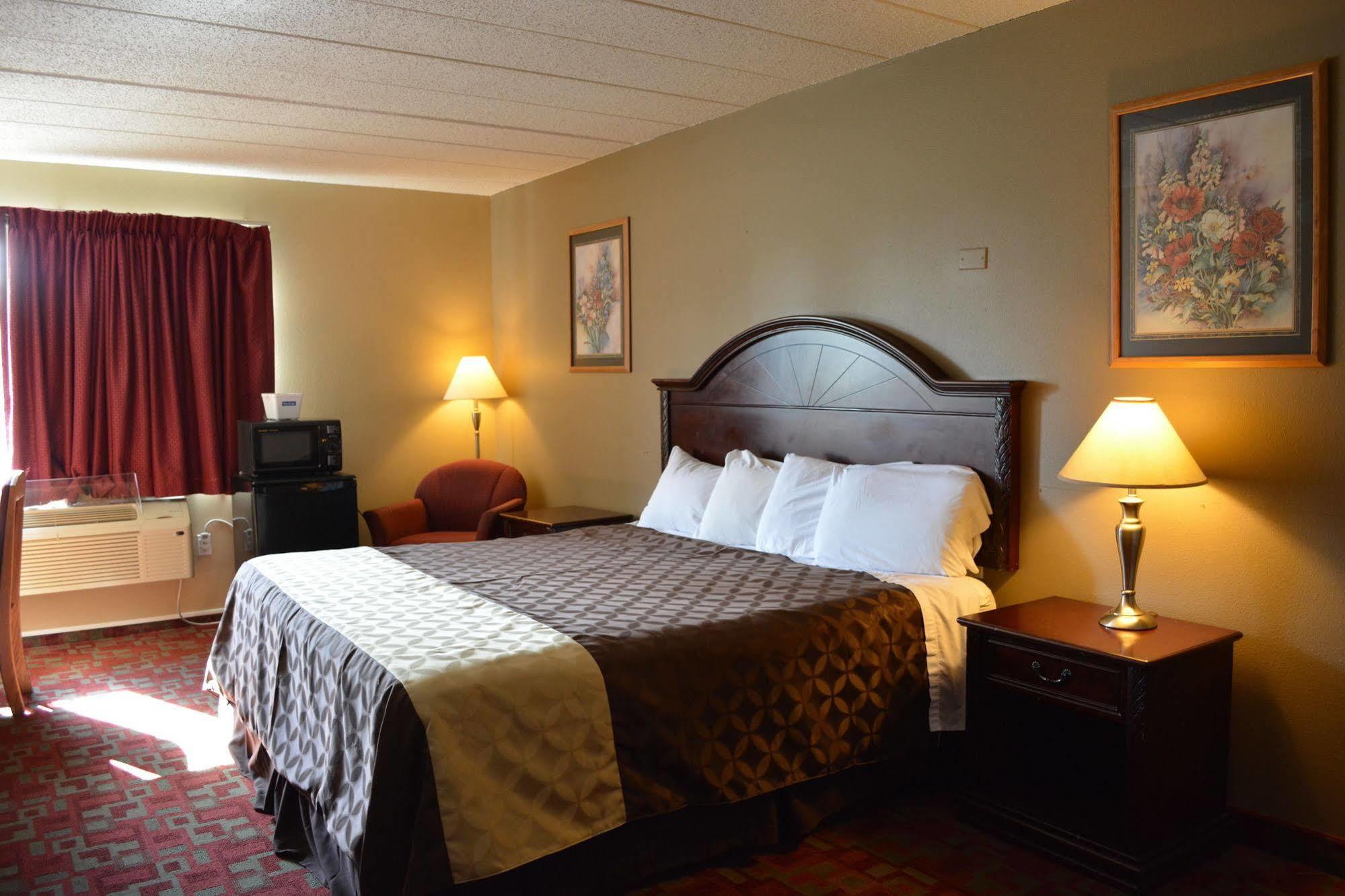Travelodge By Wyndham Grand Forks Exterior photo