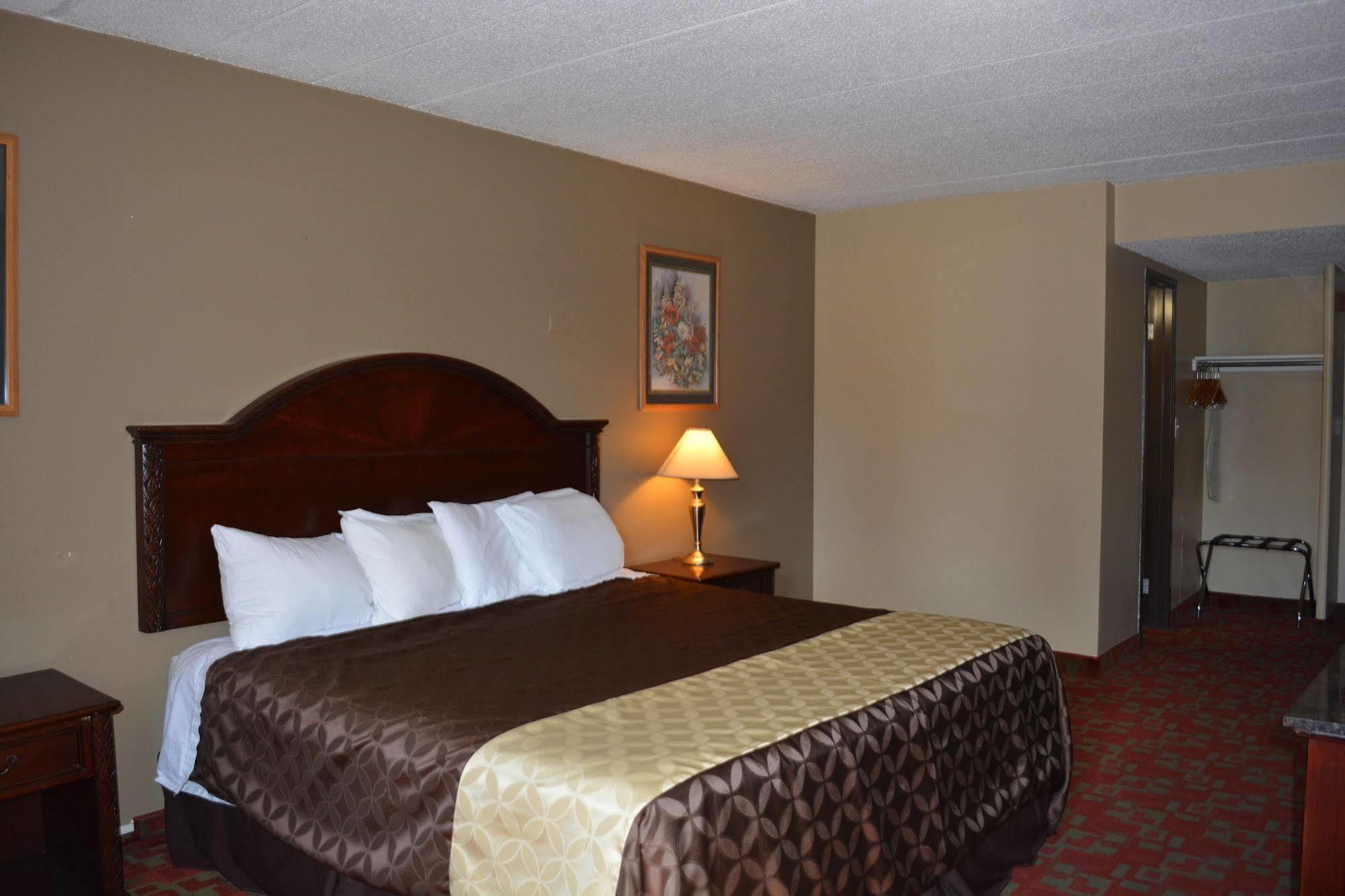 Travelodge By Wyndham Grand Forks Exterior photo