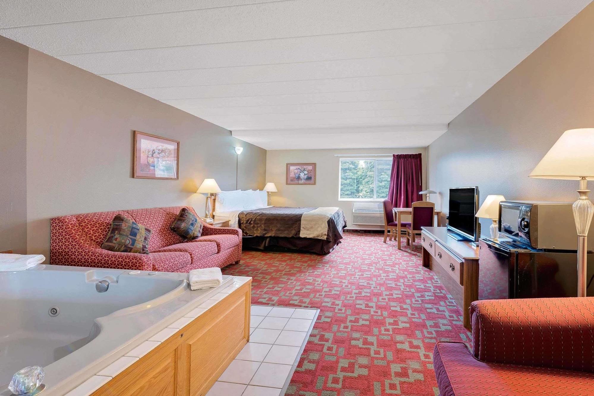Travelodge By Wyndham Grand Forks Exterior photo